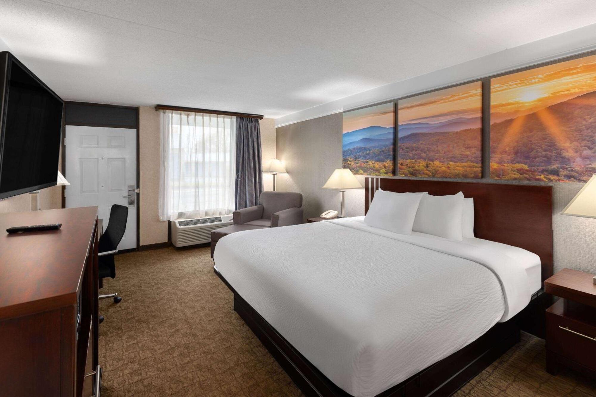 Days Inn By Wyndham Columbia Kentucky Buitenkant foto