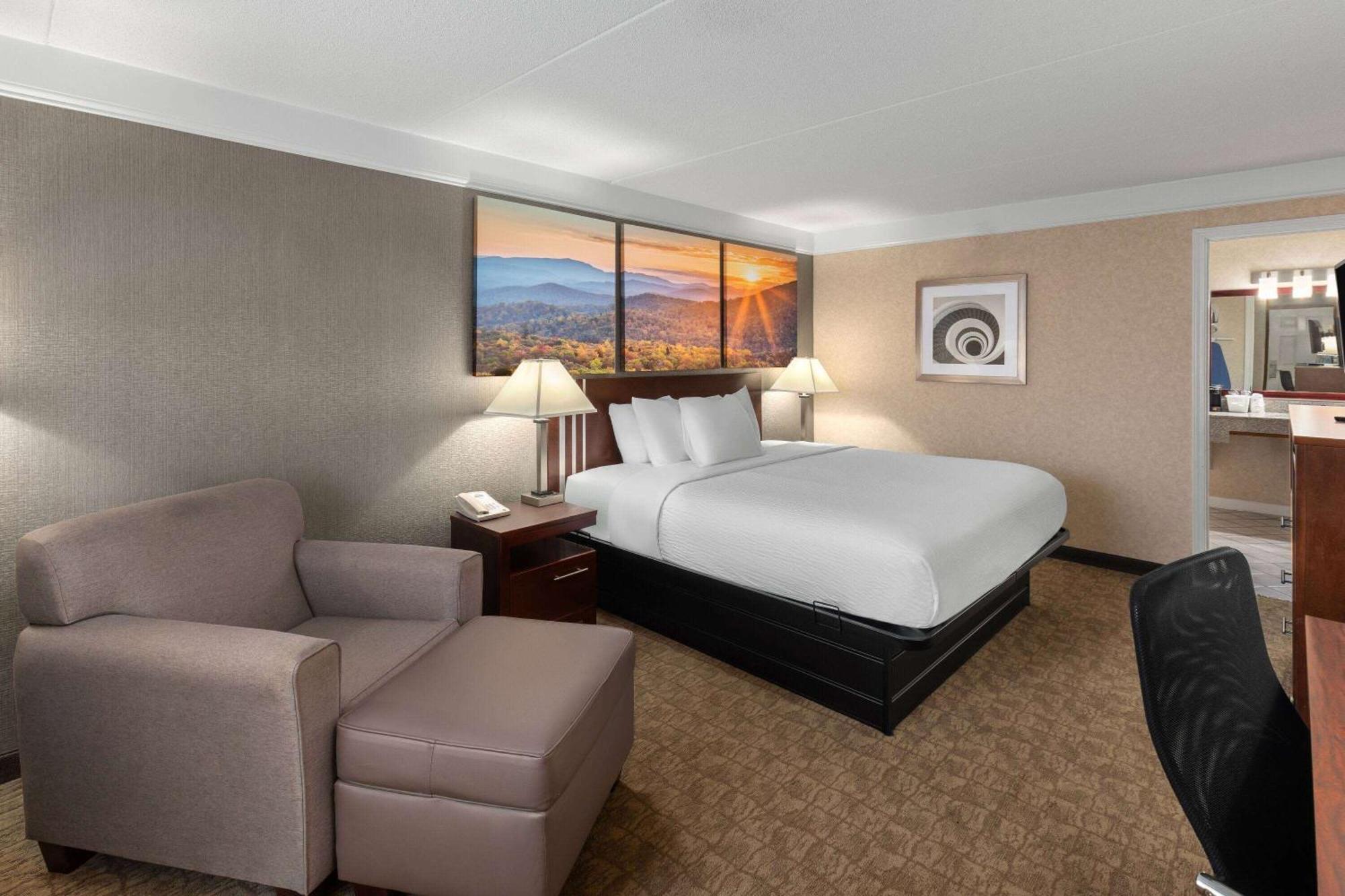 Days Inn By Wyndham Columbia Kentucky Buitenkant foto