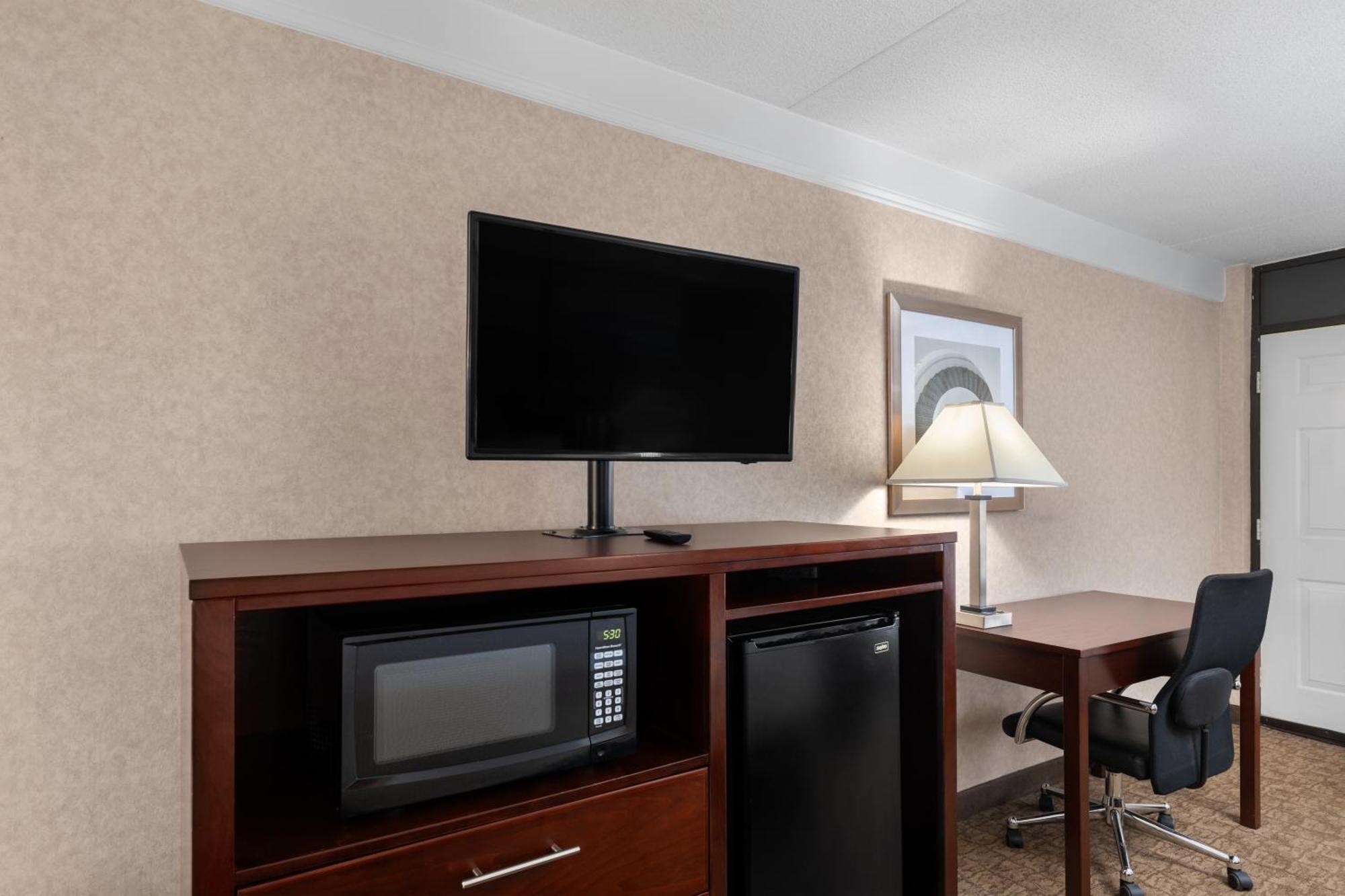 Days Inn By Wyndham Columbia Kentucky Buitenkant foto