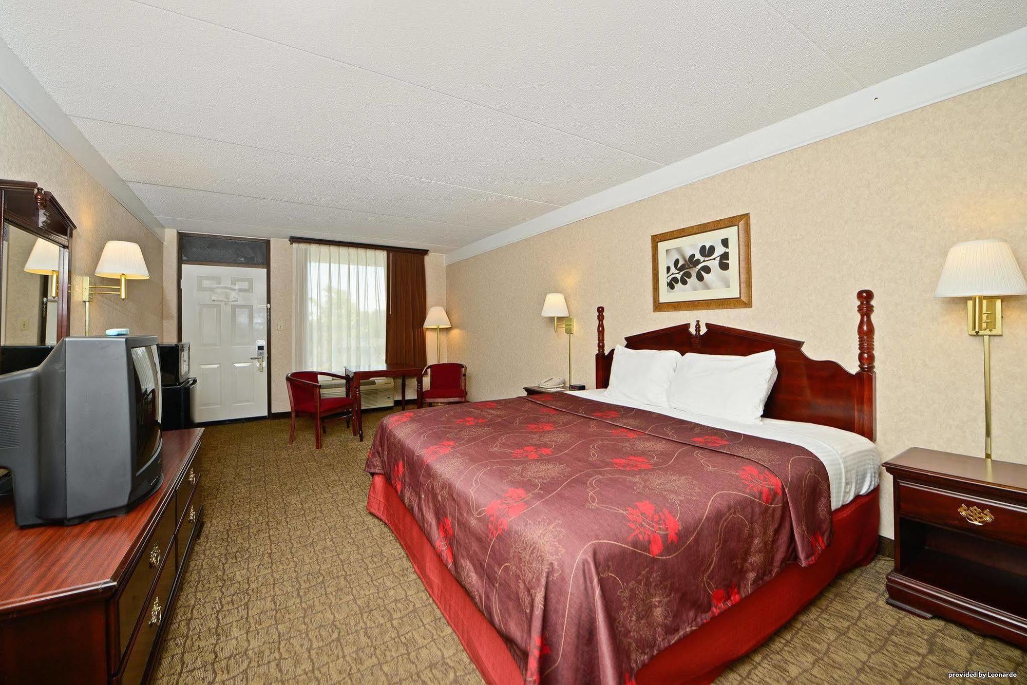 Days Inn By Wyndham Columbia Kentucky Buitenkant foto